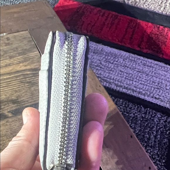 MICHAEL KORS-  Small Pebbled Leather Wallet - Picture 6 of 8